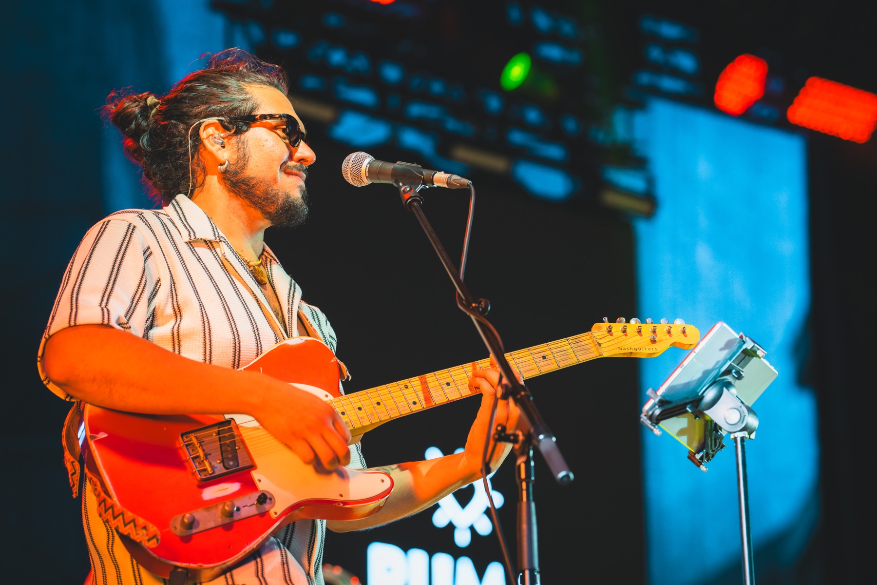 Gitarrist live auf der Bühne in Dornbirn